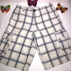 Men’s Aeropostale Authentic Cargo Shorts, Size 27,Plaid,Like New, pet/smoke free